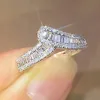 バンドHuitan Luxury Women Rings with Geometric Cubic Zirconia Modern Fashion fored for Wedding Party新しい到着指の宝石