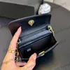 24s Double Pearl Ball Justerbar Gold Chain Mini Vanity Bag Card Holder With Serie Number Lipstick Classic Tiny Flap Purse Fany Pack Midja Purse 12x9x3cm Black White