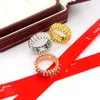 Luxury Ring Clash de Rings Designer för kvinnliga smycken 18K Premium Brand Titanium Steel Engagement Ring Men Wedding Party Christmas Födelsedagspresent Size 6-9