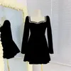 Basic casual jurken 2023 Spring mode Veet dames vierkante kraag flouw ruches diamanten baljurk zwart feest mini jurk drop deli dhcui