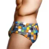 Roupas de banho masculinas de verão sexy masculino roupas de banho de banho quadrado graffiti surf boxer boxer brincho shorts shorts praia troncos de praia cortações brasileiras cut d240424