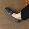 Casual skor fårskinn retro pumpar kvinnors vintage mysiga med klackar glider på tjock häl enkla med kedje kvinnor loafers