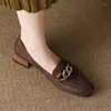 Casual skor fårskinn retro pumpar kvinnors vintage mysiga med klackar glider på tjock häl enkla med kedje kvinnor loafers