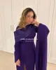 Festklänningar lorie sjöjungfru lila aftonklänning Saudiarabien med Cape ärmar Dubai Prom Side Split Celebrity Födelsedagsklänningar