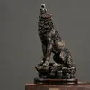 Northeuins Resin American Roaring Wolf Animal Statues ffor Interior Creative Animal Figurines Home Office Desktop Decor Object 240416