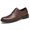 Sapatos casuais em couro genuíno masculino britânico tênis masculino mass moda masculino vestido formal apartamentos cavalheiros