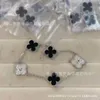 مصمم راقي Vancleff Clover Bracelet Female 925 Pure Silver Fanjia Panda Bracelet v Gold CNC Sive Flower Bracelet مطلي مع الذهب 18K