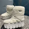 Bottes de neige Designer Boots Woman Woman Bot Snow Boot Nylon Moonlith Boot Martin Plaque la cheville Boot de ski Slip Round Luxury Designer Lace Up Shoe Swith Box