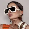 2 PCS Fashion Luxury Designer Square surdimension Sunglasses 2023 Nouvelles lunettes de soleil futuristes pour femmes Lunettes de soleil de mode extérieure