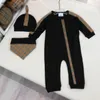 Merk pasgeboren jumpsuits hoogwaardige peuter driedelige set maat 59-80 cm baby crawling pak baby bodysuit hoed bib 24april