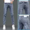 Мужские джинсы весенняя осенняя джинсы Slim Blue Jeans Дешевые ковбойские умывальники в корейском стиле подростки роскошные хип -хоп стильные джинсовые брюки скинни 240423