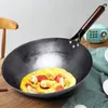 Traditionelle Eisen -Woknonbeschichtungs -Woks Hand geschmiedet für Küchen Panwooden Griff Wok Gas Pot Cookware 240415