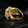 Med sidogenar lyxiga zirkonförlovningsringar för kvinnor flickor guld färg bröllop mode österrikiska kristaller smycken toppkvalitet