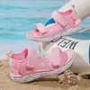 Pantoufle chaude vente d'été chaussures chauxes décontractées filles respirantes couleurs de bonbons sandales sandales de plage douce enfants slippersl2404 légers