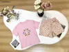 NIEUW BABY Tracksuits Girl Summer Suit Kids Designer Kleding Maat 100-150 cm kleurrijk borduurwerk rond nek T-shirt en shorts 24April