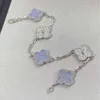 Bracelet de fleur de trèfle chanceux petit et doré Bracelet femelle Jade Purple Jade Double Natural Purple avec Vnain commun