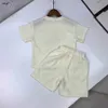 Varumärke Baby Tracksuits Summer Boys Set Kids Designer Kläder Storlek 90-150 cm astronautmönster Print rund hals T-shirt och shorts 24 aprril