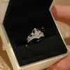 Band Rings Exquisite Silver Color Inlaid with White Zircon Heart Fashion Party Engagement Wedding Set for Women H240424