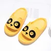 Slipper röd panda tofflor för pojke flicka hemskor sommar män kvinnor flip flops mjuka hus tofflor strand unisex kudde bilder barn