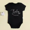One-Pieces Baby 2024 Schwangerschaft Ankündigung Neugeborene Babybodys Baumwollsommer Jungen Mädchen Strampler Jumpsuit Kleidung Outfit