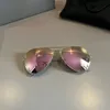 Grönrosa silverbagage tillbehör unisex kosmetiska väskor fall av hög kvalitet lyxdesigner glasögon män mode par solglasögon för kvinnor utomhusresor
