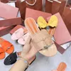 Sandalen Designerschuhe Loro Maultier Heels Sommer Klavier Slipper Wildleder Leder Sexy Frauen Geschenk Flachrutschen Loafer Sunny Charm Outdoors Reisen Slider Größe 35-41