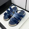 Chaussures de plate-forme plate en velours d'été Sandales Rape magique Peep Toe Beach Shoes Designer Flats