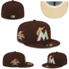 Designer Men's Fashion Basketball Team Classic Couleur Flat PEAK PEAK FROM-LIGE FLOST CAPS Baseball Sports Fited Hats en taille 7 - Taille 8 Équipe de basket-ball Snapback H4