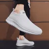 Casual Shoes Breattable Light Tennis For Men Fashion Slip-On Outdoor Mane Footwear Högkvalitativa svarta vita sneakers Storlek 46