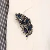 Broches Vintage Crystal Luxury Rignestone Botanical Leaf Brooch Fashion Feather Pin pour femmes Banquet Robe Bijoux Accessoires