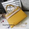 Femme designer Epsom Leather Handbag 7a Genuine Le cuir couture 28 jaune 2018 Colorj2r2