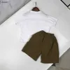 Trechos de bebê de luxo meninos de verão, terno de manga curta, roupas de grife de grife de grife 90-150 cm de camiseta de dinossauros e shorts 24april