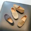 صندل الأطفال مسطحات جلد الغزال جلد غير رسمي أحذية الربيع الخريف الجديد الصلب