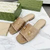 Designer di lusso sandali di moda femminile estiva sandali comodi e minimalisti piatti in spiaggia per le vacanze casual scarpe da matrimonio