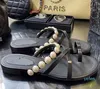 Slingbacks مصممة النساء الثونغات شقة منخفضة الكعب الصندل تنزلق على البغل عتيق لؤلؤة flip-flops الصياد الحزام الأمامي الحزام الأسود