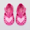 Sandali 2023 Childrens Summer Hollow Out Baotou Roman Sandals Girls Love Shoes Shoes Shoes Baby Kids Not Slip Beach Retro Shoes 240423