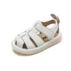 Baby Girls Jungen Sandalen Sommer Kinder echte Lederschuhe bequeme Kleinkindschuhe weiche Einzelkinder Strand Sandalen 240418