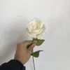 Fleurs décoratives 10pcs Velvet artificiel AUTOMNE ROSE DÉCINIR DÉCOLATION DE LA ROSE COURATION COURD
