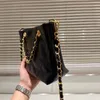 Il designer Top the Line Cowhide Vintage Bocket Bag è pigro casual e facile da trasportare la parte superiore del corpo è pieno di sorprese e un senso di lusso è completamente commovente