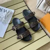 Designer -Objektträger Sommer Sliders Frauen Luxus Strand Sandalen Plattform Slide Casual Flats Mules Hase Hase geprägt echtes Leder Slipper Schnalle Chic Sandalenschuhe