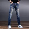 Versione corea maschi di alta qualità jeans sexy sexy strappato slim jeansmess dipinto dipinti eleganti jeans da strada;240417