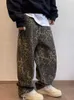 Dżinsy męskie houzhou tan leopard dżinsy mężczyźni dżinsowe spodnie męskie duże spusty nogawki streetwear hip hop vintage luźne swobodne druk zwierząt 240423