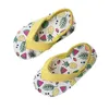 Sandaler Summer New Kids Tisters Cartoon Printing Flip-Flops Boys Outdoor Toddler Shoes Girls Shoes Beach Shoes Clip-On Drag Sandals 240423