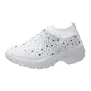 Chaussures décontractées brillant les plats en cristal pour les femmes plus la taille des baskets blanches en mailles respirantes 2024 automne Soft Sole Sports