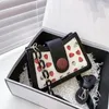ショルダーバッグPUレザー財布と女性向けハンドバッグ2024デザイナーラグジュアリーファッションガール女性買い物客スイートストロベリークロスボディバッグ