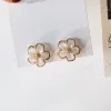 Boucles d'oreilles style coréen petite fleur de fleur de marguerite