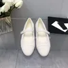 24 Nieuwe stijl Designer Ballet Shoes Women Mary Jane Spring Round Round Round Schoenen Zomer Autumn Flat Sole Shoes with Cross Belt 25902-3-5-1-7