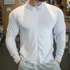 Męskie kurtki 2023 Wysokiej jakości męska kurtka sportowa spinowana T-shirt z długim rękawem Szybka suszona na siłownię elastyczna kurtka fitness Running Mens sportl2404