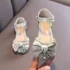 Kızlar Sandalet Sequin Dantel Yay Çocuk Ayakkabı Sevimli İnci Prenses Dans Single Sıradan Çocuk Partisi Düğün Ayakkabı 240409