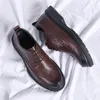 Sapatos casuais para homens 2024 masculino Oxford Retro Luxury Leather Fashion Sneakers Plataforma feita à mão